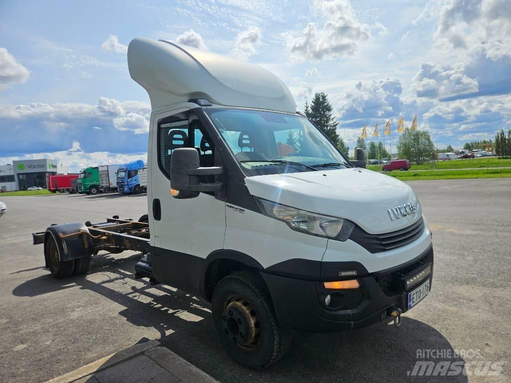 Iveco Daily 70C17 Caixa fechada