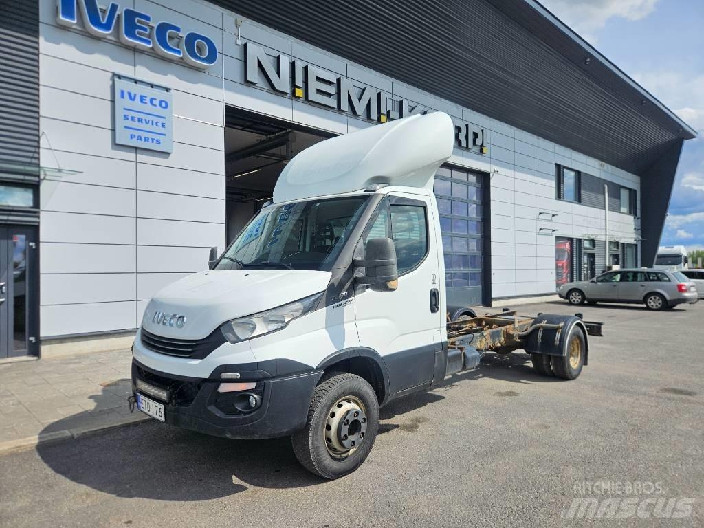 Iveco Daily 70C17 Caixa fechada