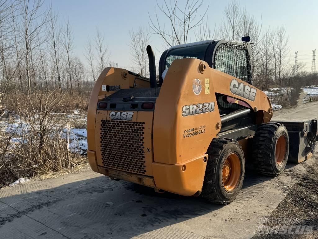 CASE SR220 Carregadoras de direcção deslizante