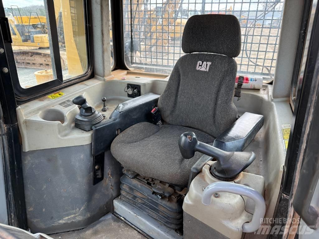 CAT D 6 T XL Dozers - Tratores rastos