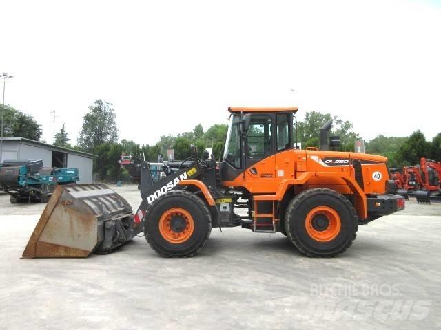 Doosan DL250-5 Pás carregadoras de rodas