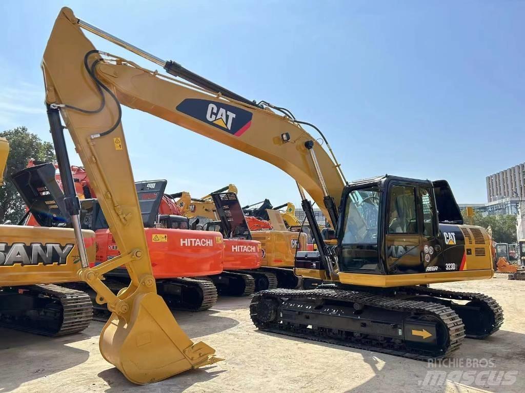 CAT 323 D Escavadoras de rastos