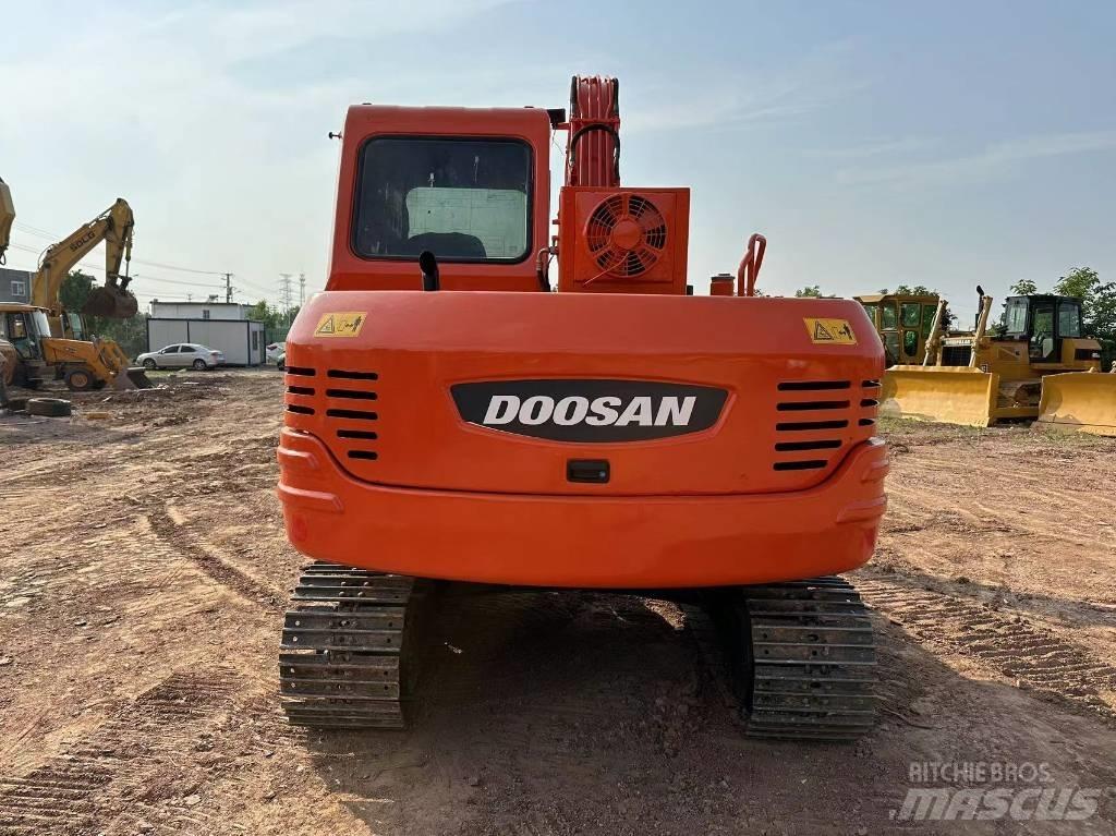 Doosan DH 80 Escavadoras Midi 7t - 12t