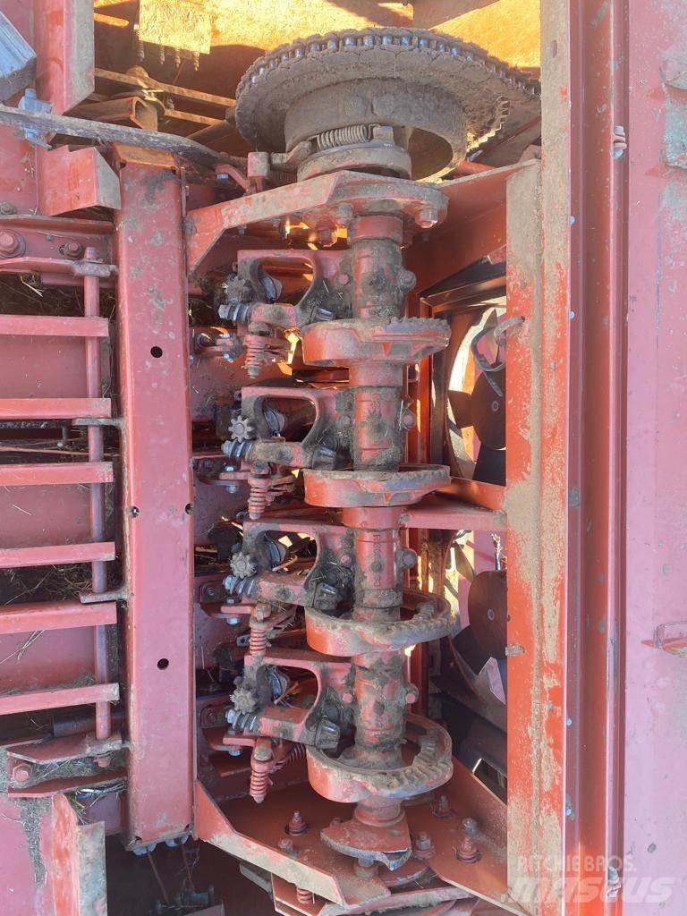 Hesston 4600 Enfardadeira de fardos quadrados