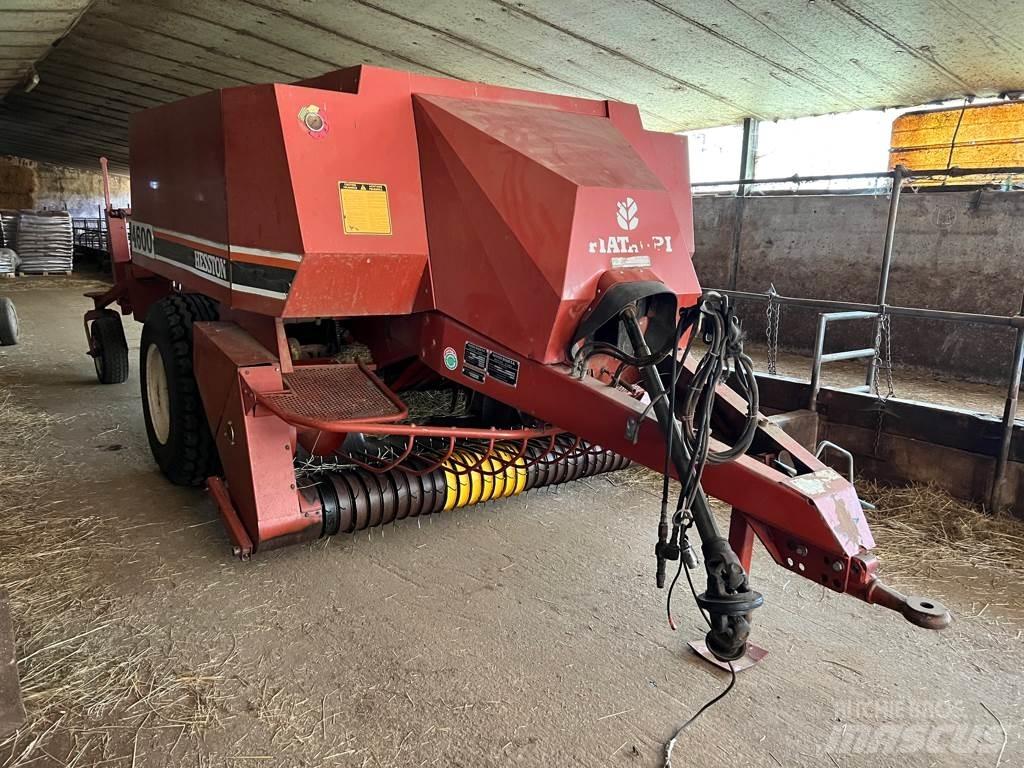 Hesston 4600 Enfardadeira de fardos quadrados