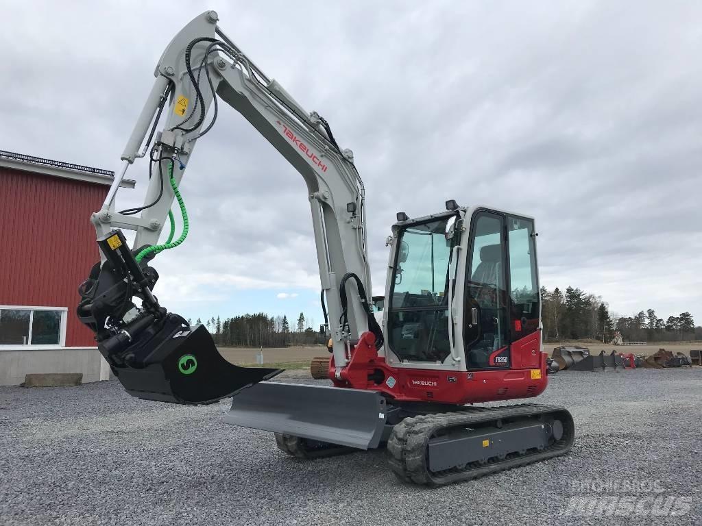 Takeuchi TB260 Mini Escavadoras <7t