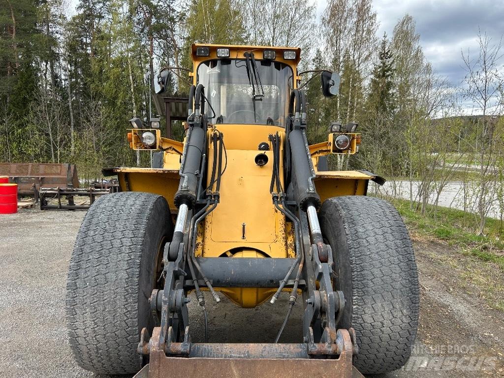 Volvo L 120 Pás carregadoras de rodas