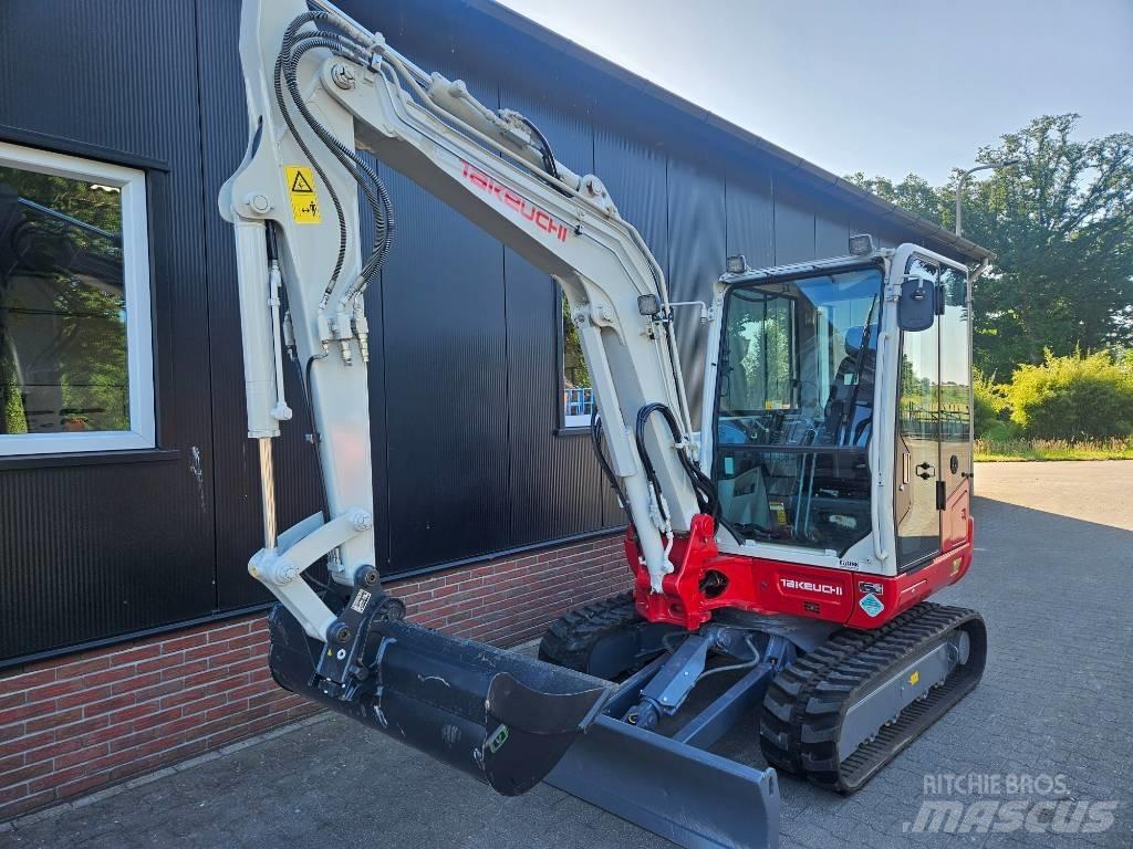 Takeuchi TB 240 Mini Escavadoras <7t