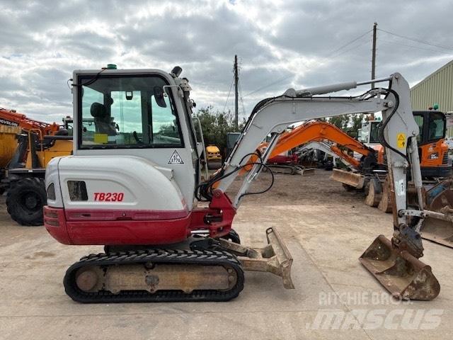 Takeuchi TB 230 Mini Escavadoras <7t
