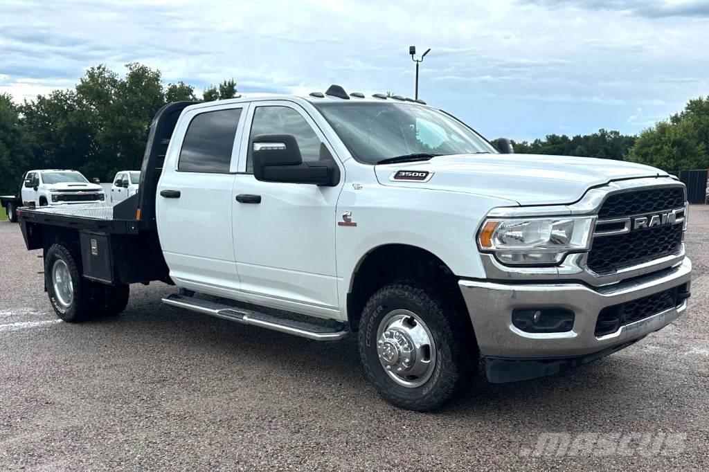 RAM 3500 TRADESMAN Camiões estrado/caixa aberta