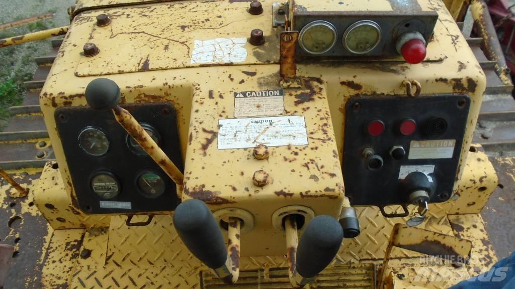 Komatsu D 68 E-1 Dozers - Tratores rastos
