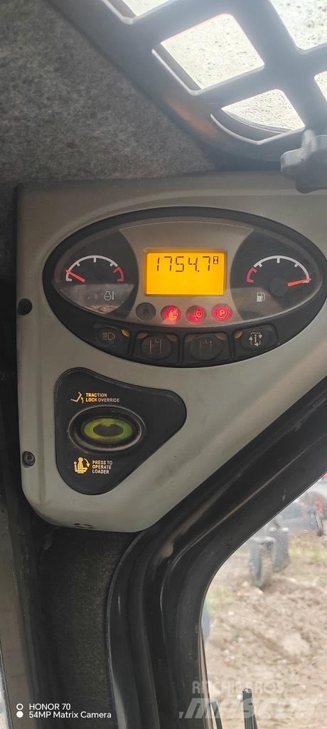 Bobcat S 220 Carregadoras de direcção deslizante