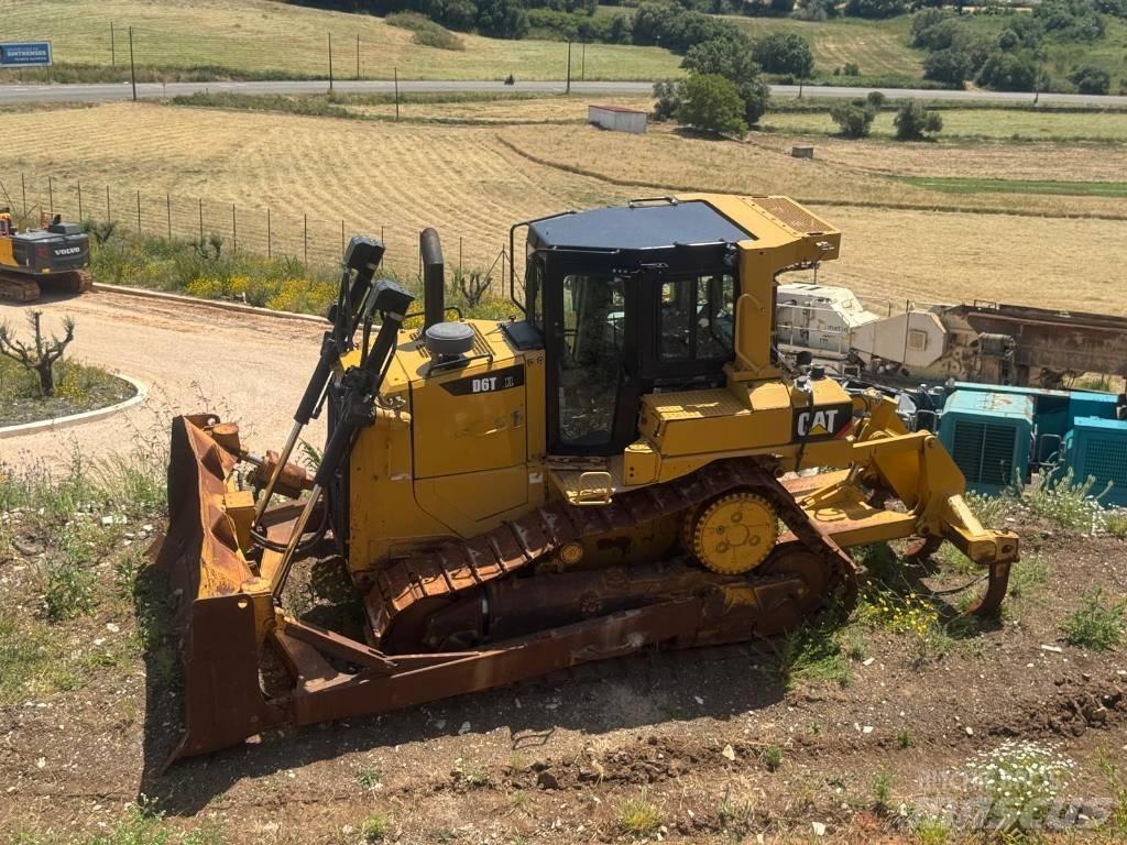 CAT D 6 T XL Dozers - Tratores rastos