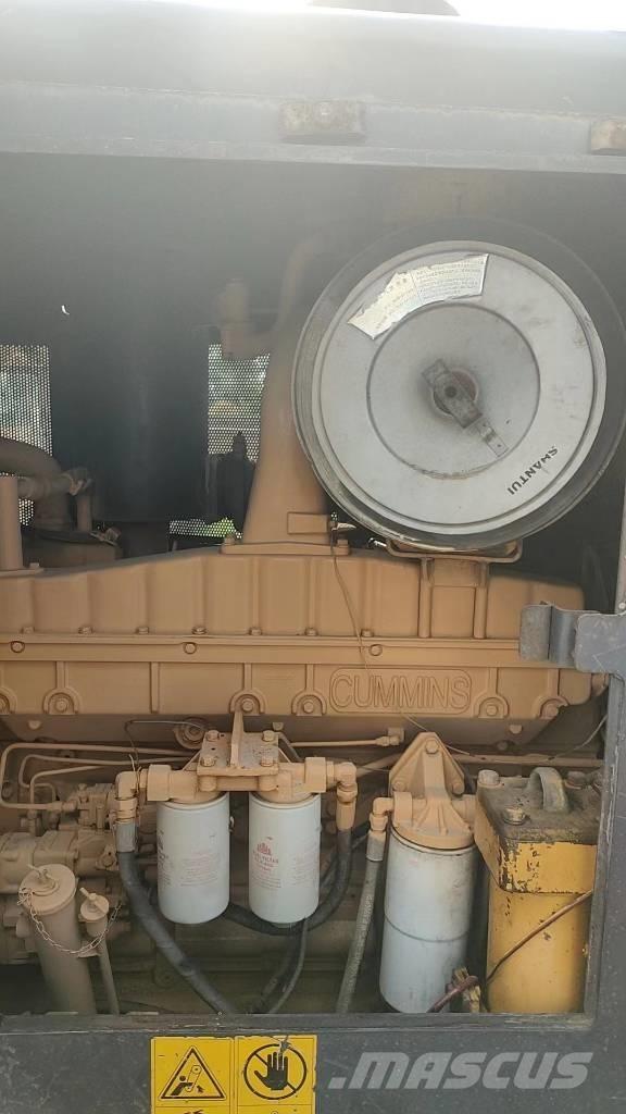 Shantui SD 32 Dozers - Tratores rastos