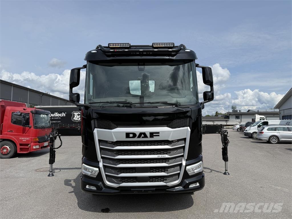 DAF XF 530 FAW 8X4 Camiões grua