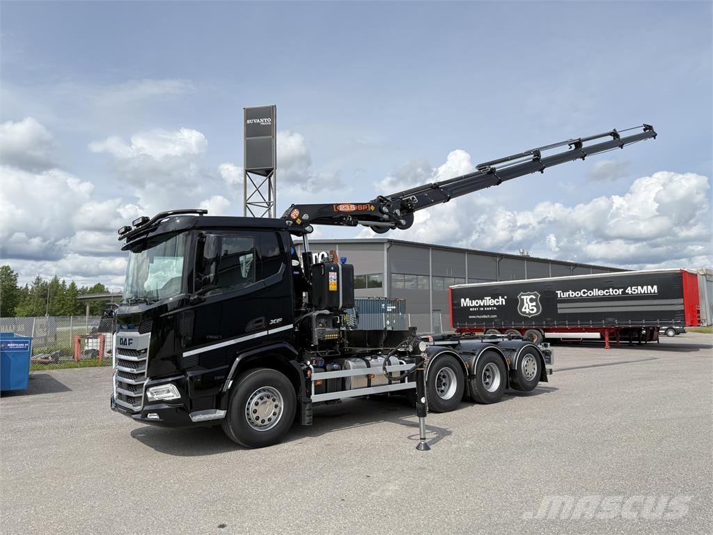 DAF XF 530 FAW 8X4 Camiões grua
