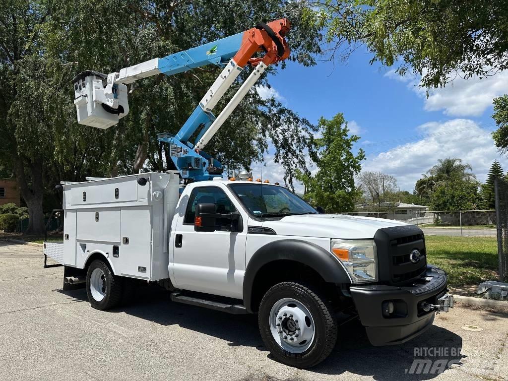 Ford F 550 SD Plataformas aéreas montadas em camião