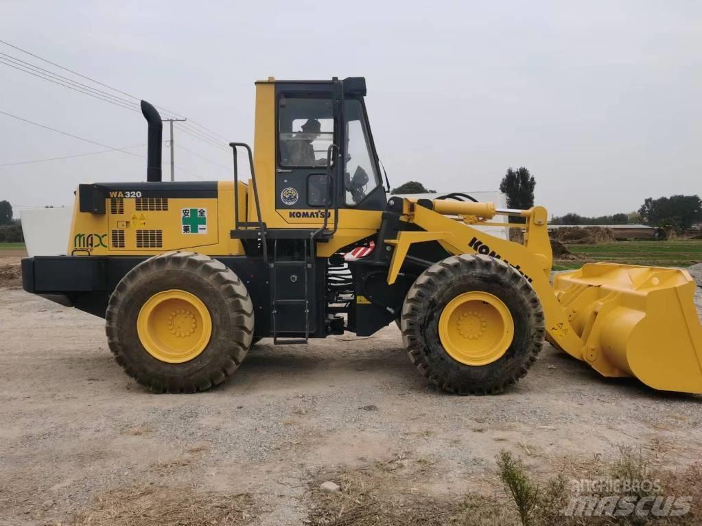 Komatsu WA 320-5 Pás carregadoras de rodas