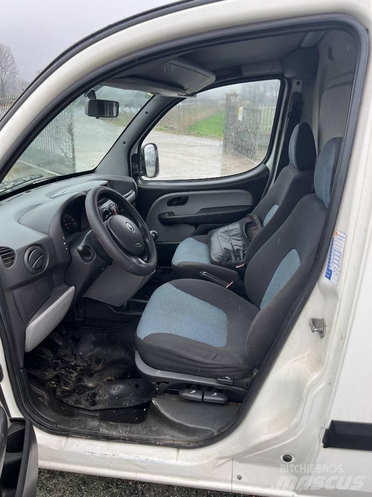 Fiat Doblo Cargo Carrinhas de caixa fechada