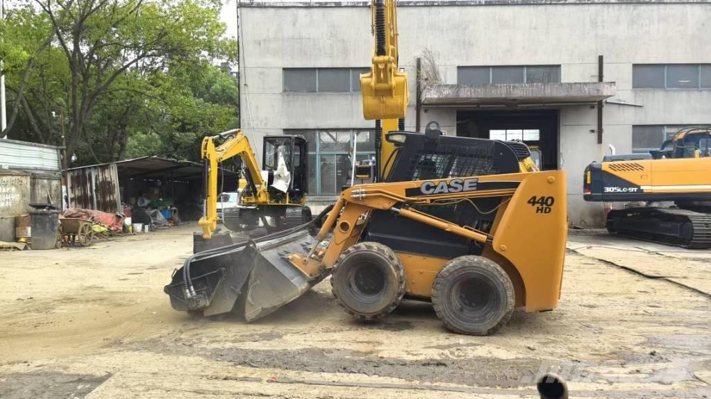 CASE 440 Carregadoras de direcção deslizante