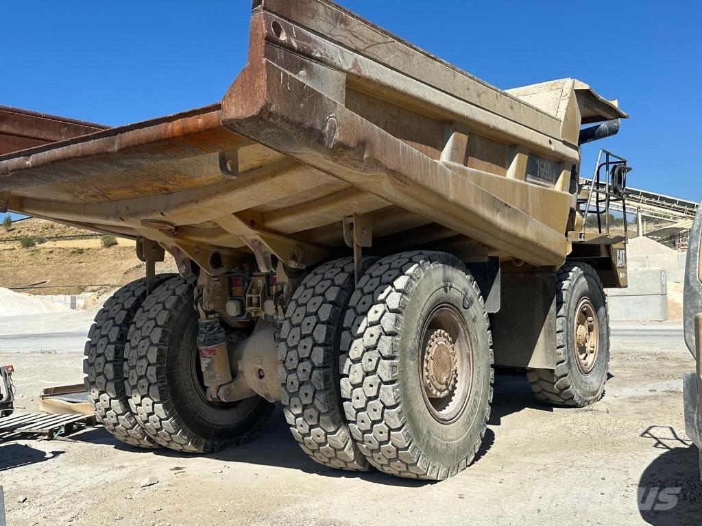 CAT 769D Camiőes dumper basculantes rígidos