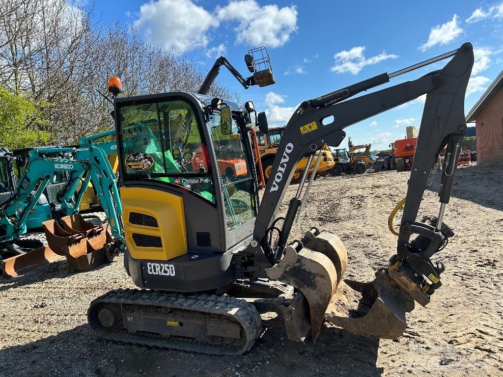 Volvo ECR 25 D Mini Escavadoras <7t