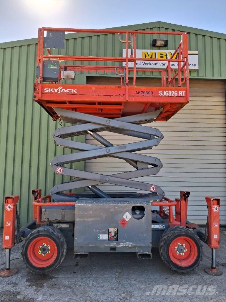 SkyJack SJ 6826 RT Elevadores de tesoura