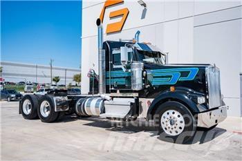 Kenworth W 900 Tractores (camiões)