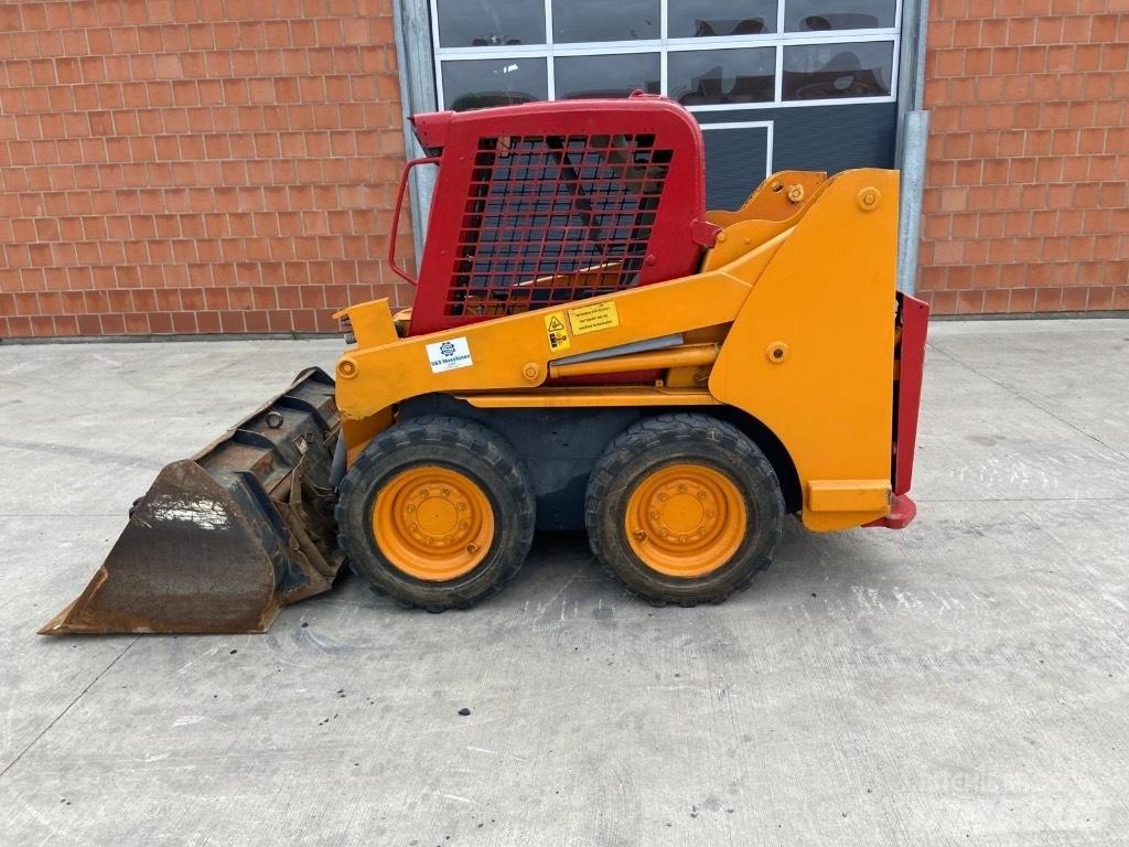 Gehl 4240 Carregadoras de direcção deslizante