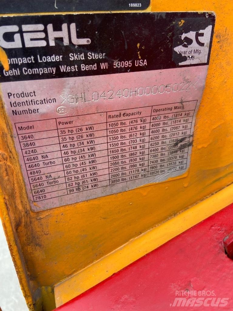 Gehl 4240 Carregadoras de direcção deslizante