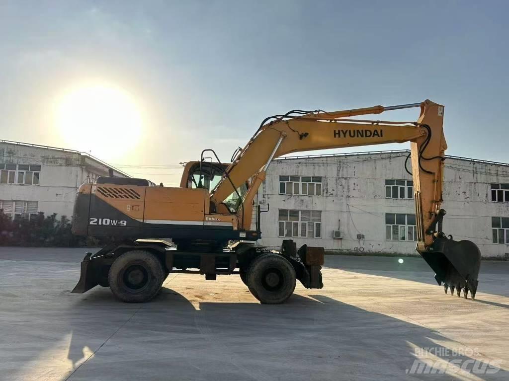 Hyundai 210W-9 Escavadoras de rodas