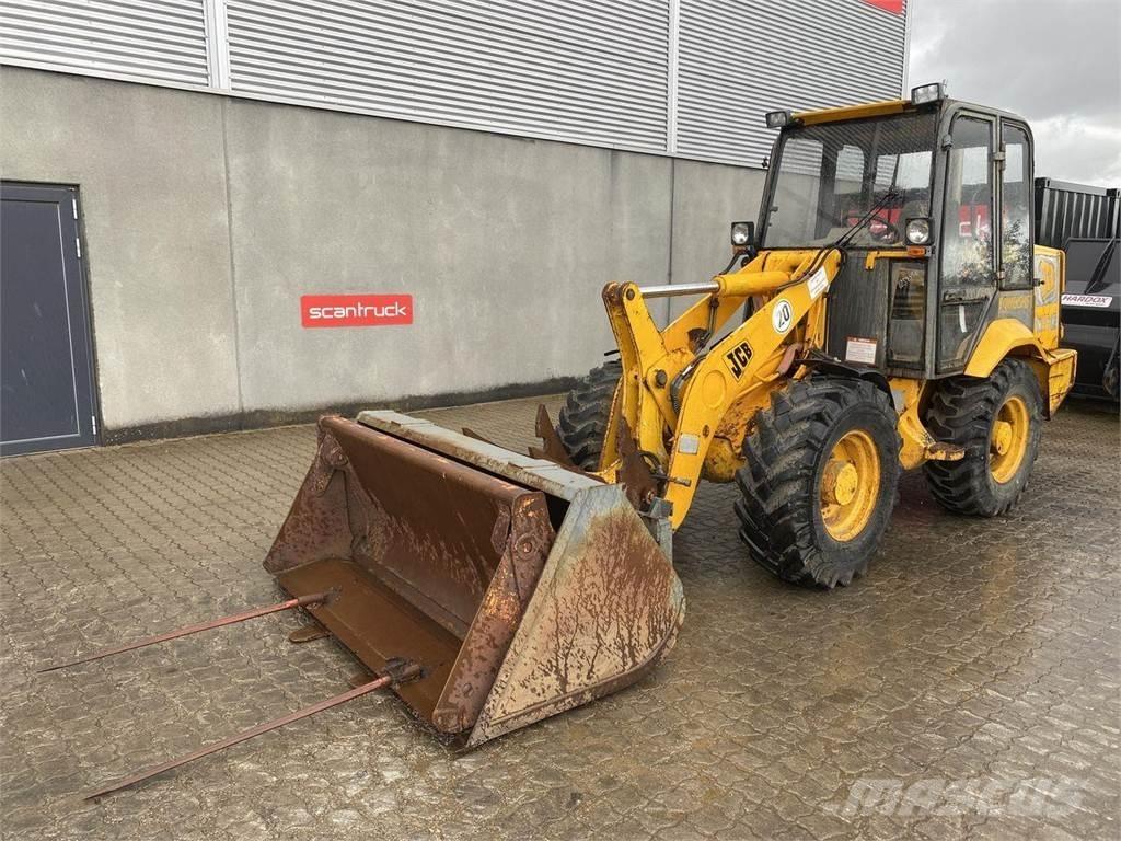 JCB 407 Carregadora multifunções