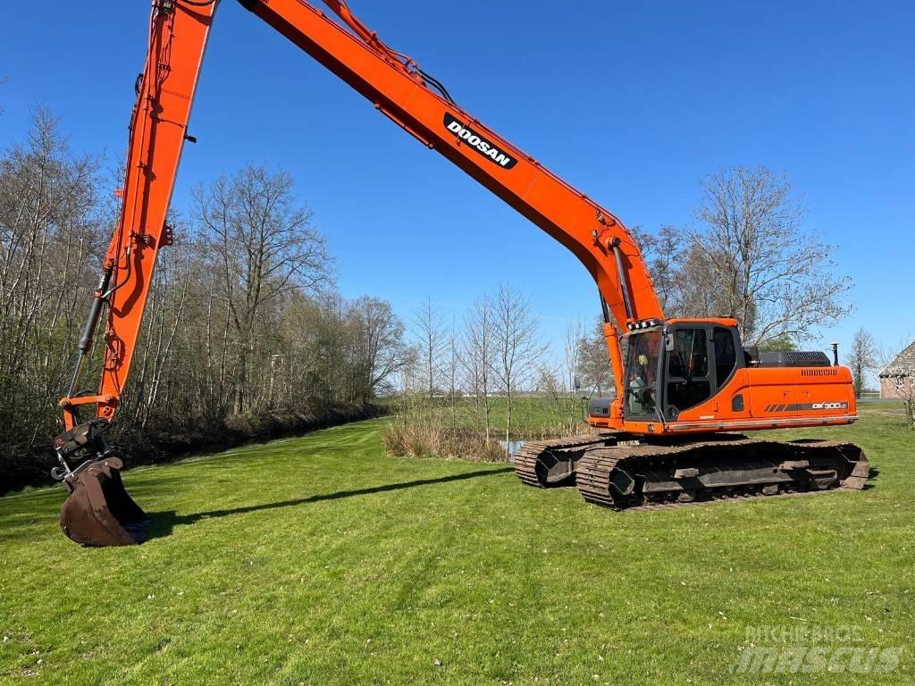 Doosan DX 300 Escavadoras de rastos