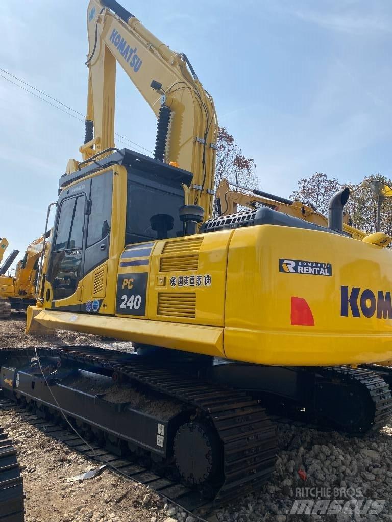 Komatsu 240LC-8 Escavadoras de rastos