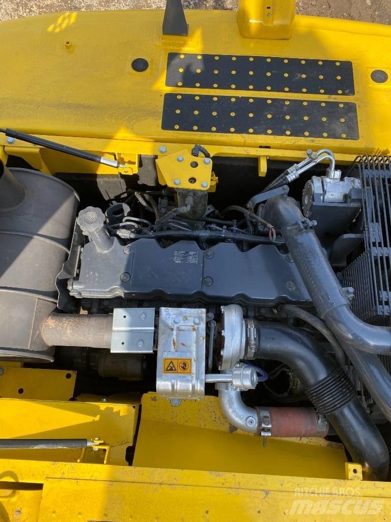 Komatsu 240LC-8 Escavadoras de rastos