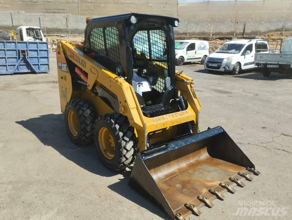 CAT 226 D Carregadoras de direcção deslizante