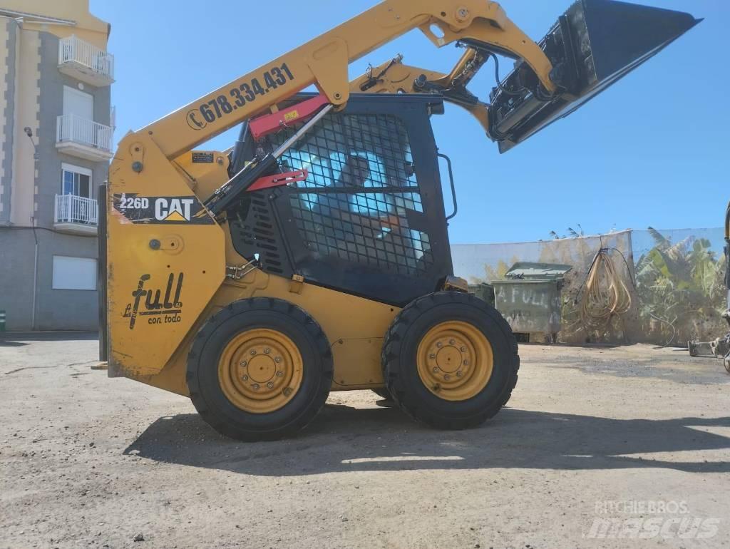 CAT 226 D Carregadoras de direcção deslizante