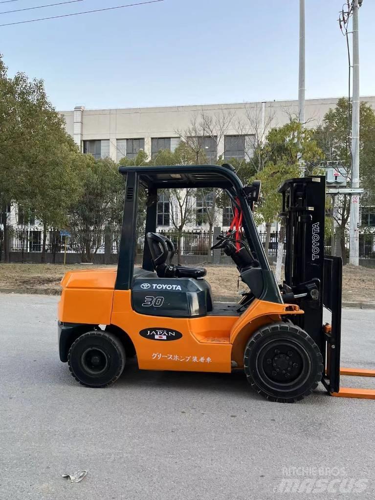 Toyota 7 FDN 30 Empilhadores Diesel