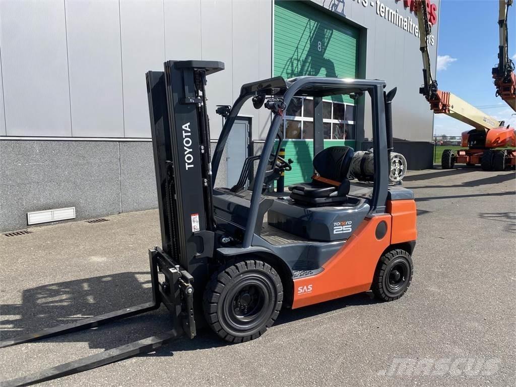 Toyota 02-8FGF25 Empilhadores a gás