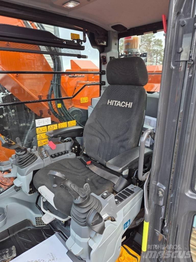 Hitachi ZX 135 US -7 Escavadoras de rastos