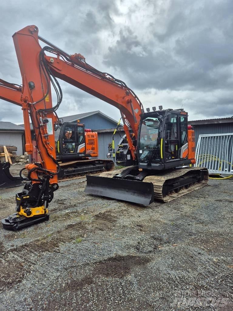 Hitachi ZX 135 US -7 Escavadoras de rastos