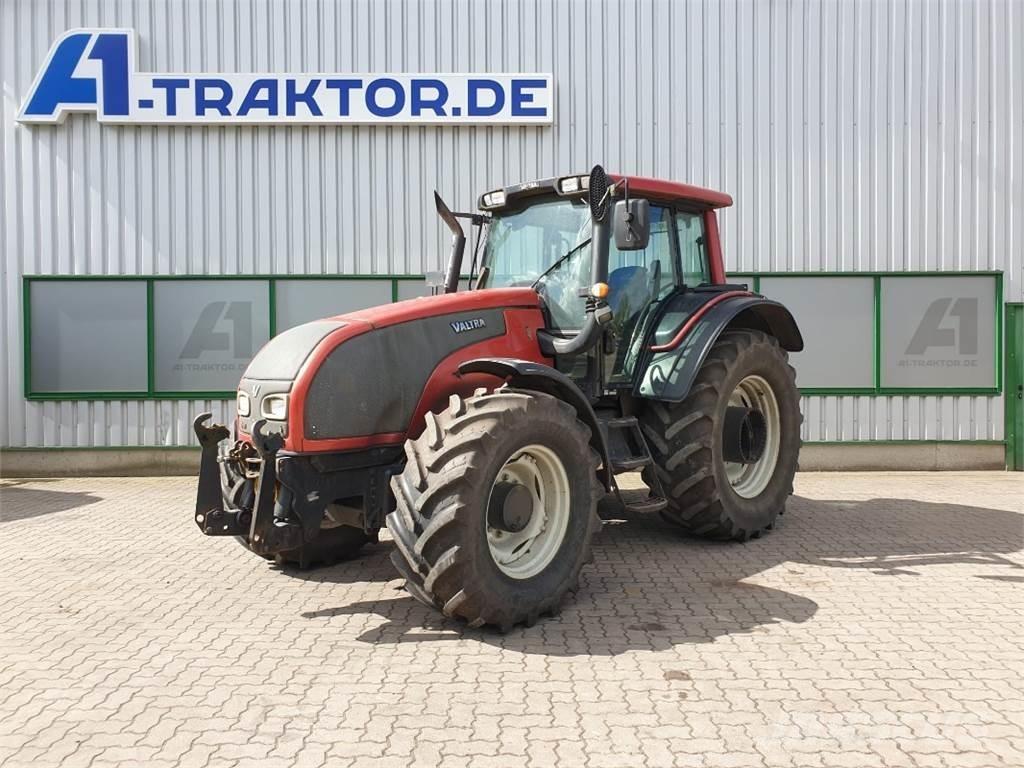 Valtra T151 Tratores Agrícolas usados