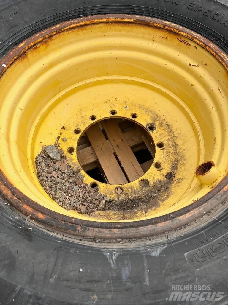 Nokian 700/70-34 Pneus, Rodas e Jantes