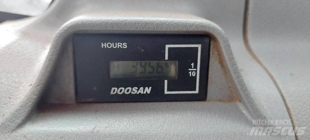 Doosan DX225LC-5 Escavadoras de rastos