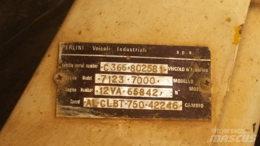 Perlini (ricambi) 366 Camiőes dumper basculantes rígidos
