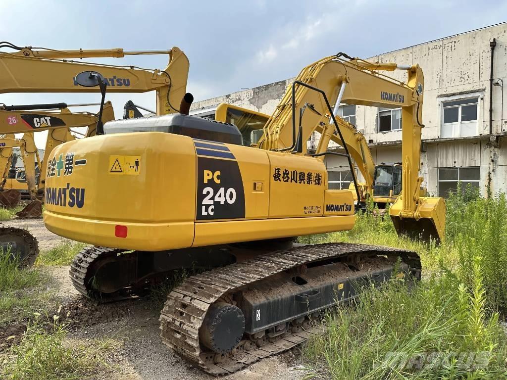 Komatsu PC240-8 Escavadoras de rastos