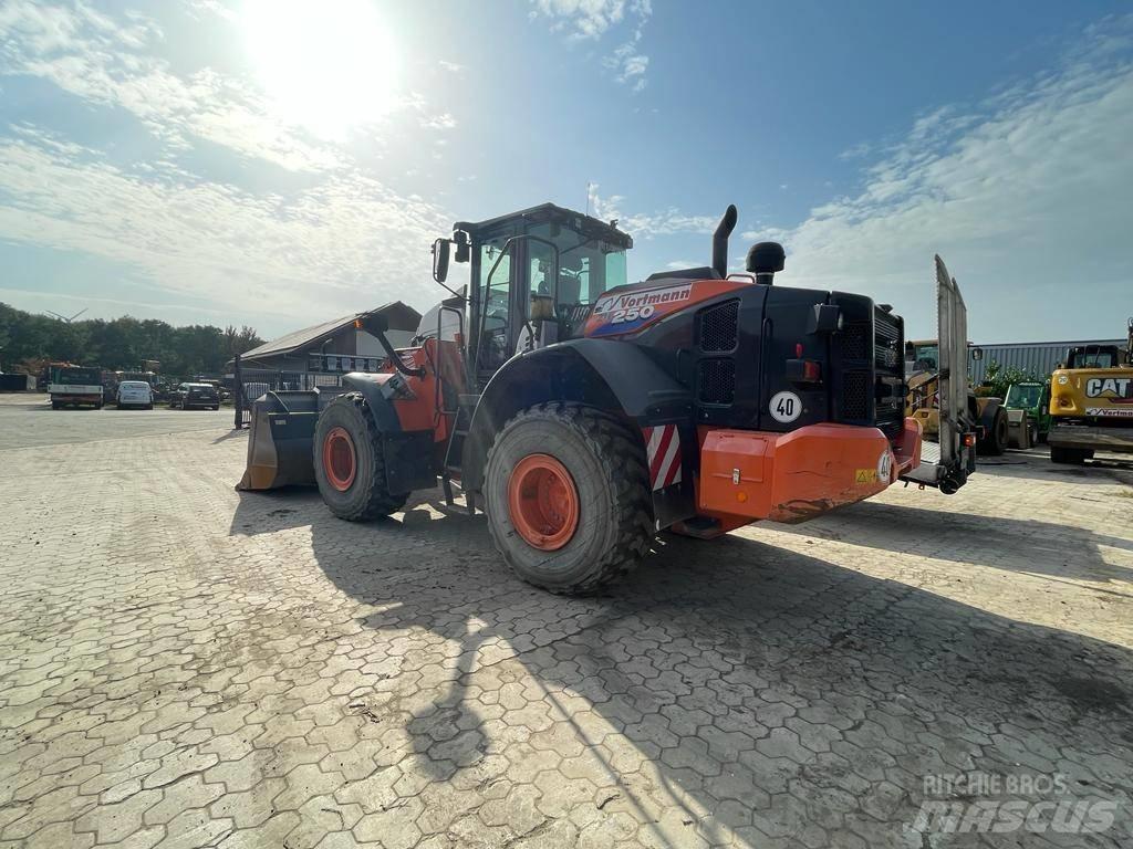 Hitachi ZW 250-6 Pás carregadoras de rodas