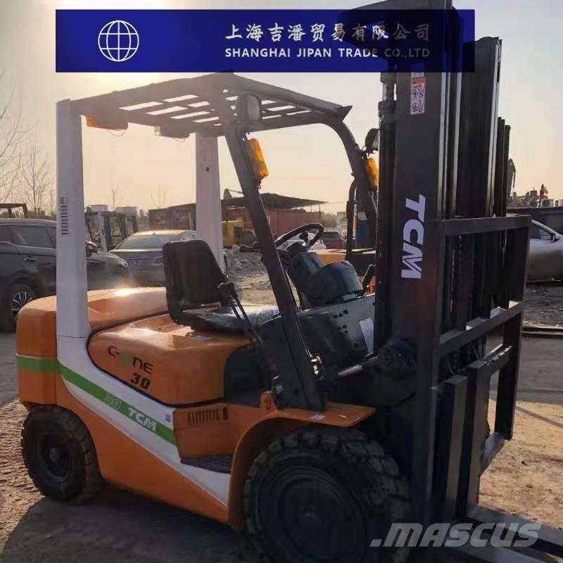 TCM 30 Empilhadores Diesel