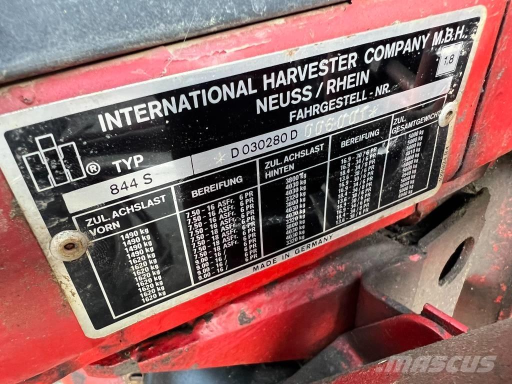 International 844 Tratores Agrícolas usados