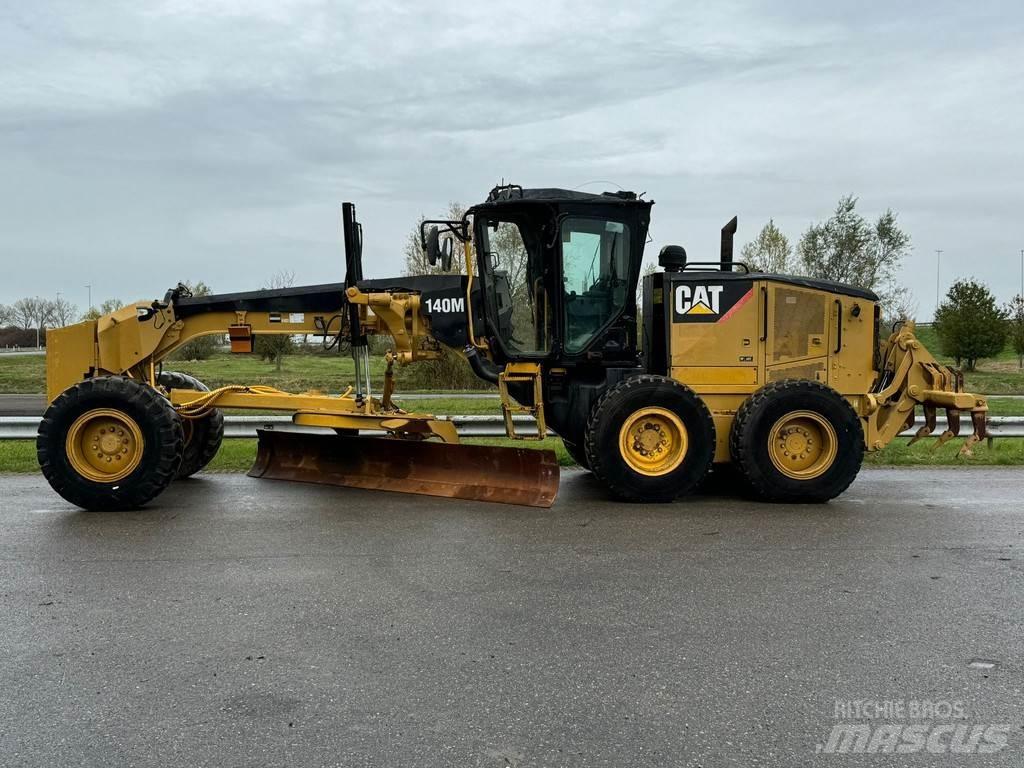 CAT 140M Motoniveladoras